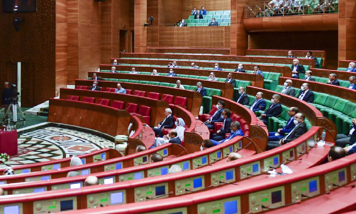 مجلس المستشارين يمرّر قانون المجلس الوطني للصحافة والمعارضة تنسحب من جلسة التصويت