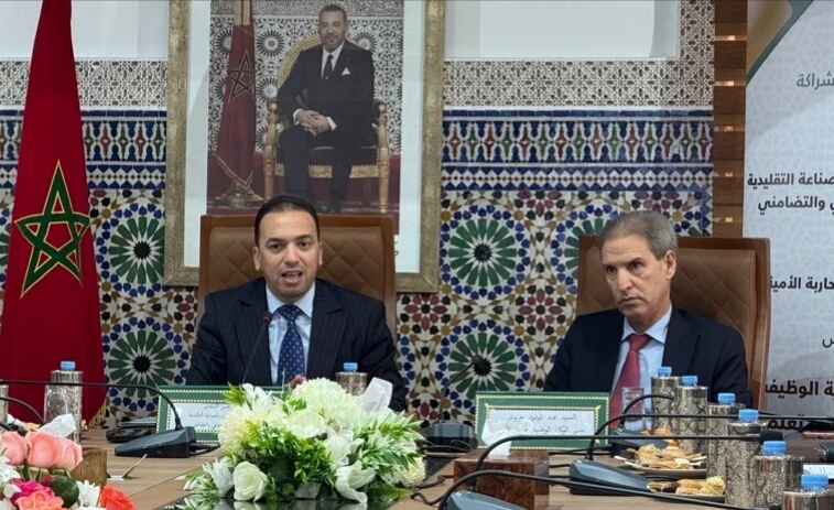 اش خاصك ألمعلّم… ستيلو وورقة أمولاي...