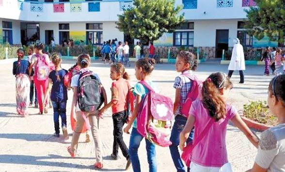 وزارة التربية الوطنية تكيّف الزمن المدرسي مع العودة إلى الساعة القانونية للمملكة