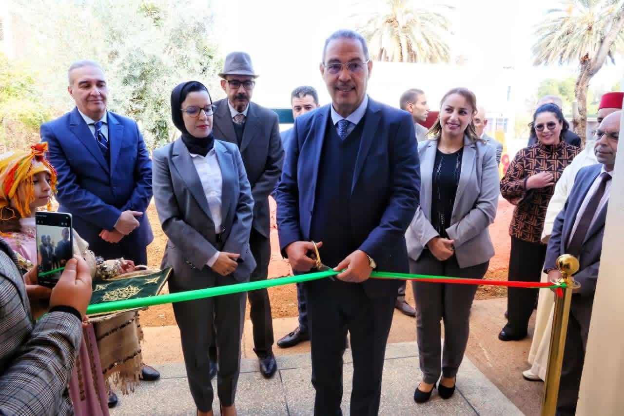 تخليدا للذكرى 70 لعيد الاستقلال عامل إقليم صفرو يضع الحجر الأساس لبناء ثانوية تأهيلية جديدة بصفرو