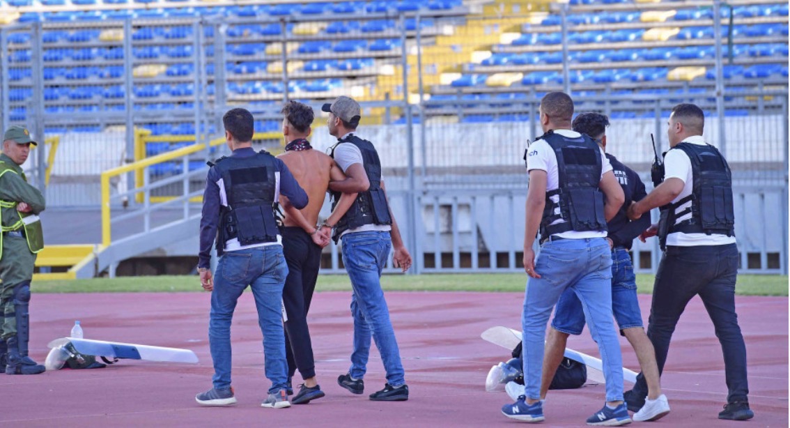 شغب رياضي بالدار البيضاء ينتهي بعاهة مستديمة وتوقيفات بالجملة